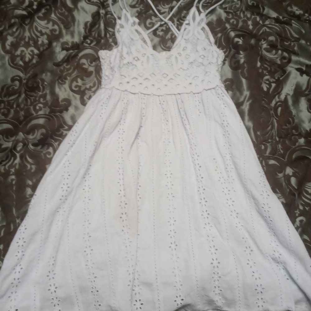 Dresses - Picture 2 of 2